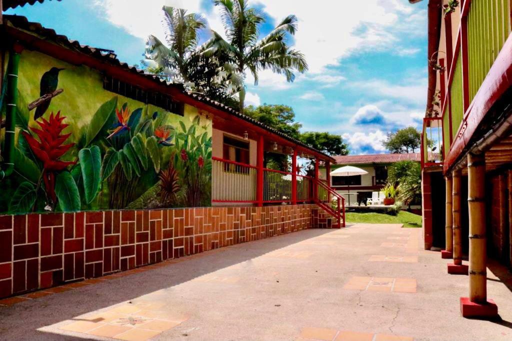 Finca Hotel El Laurel - Parque Del Cafe モンテネグロ エクステリア 写真