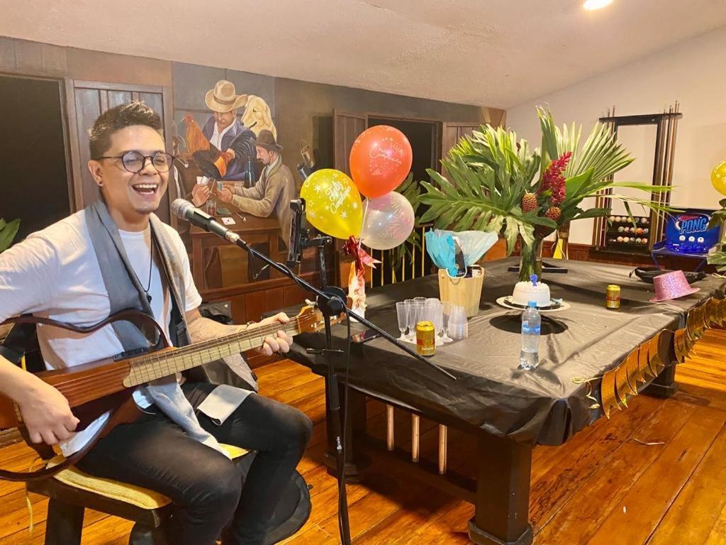 Finca Hotel El Laurel - Parque Del Cafe モンテネグロ エクステリア 写真
