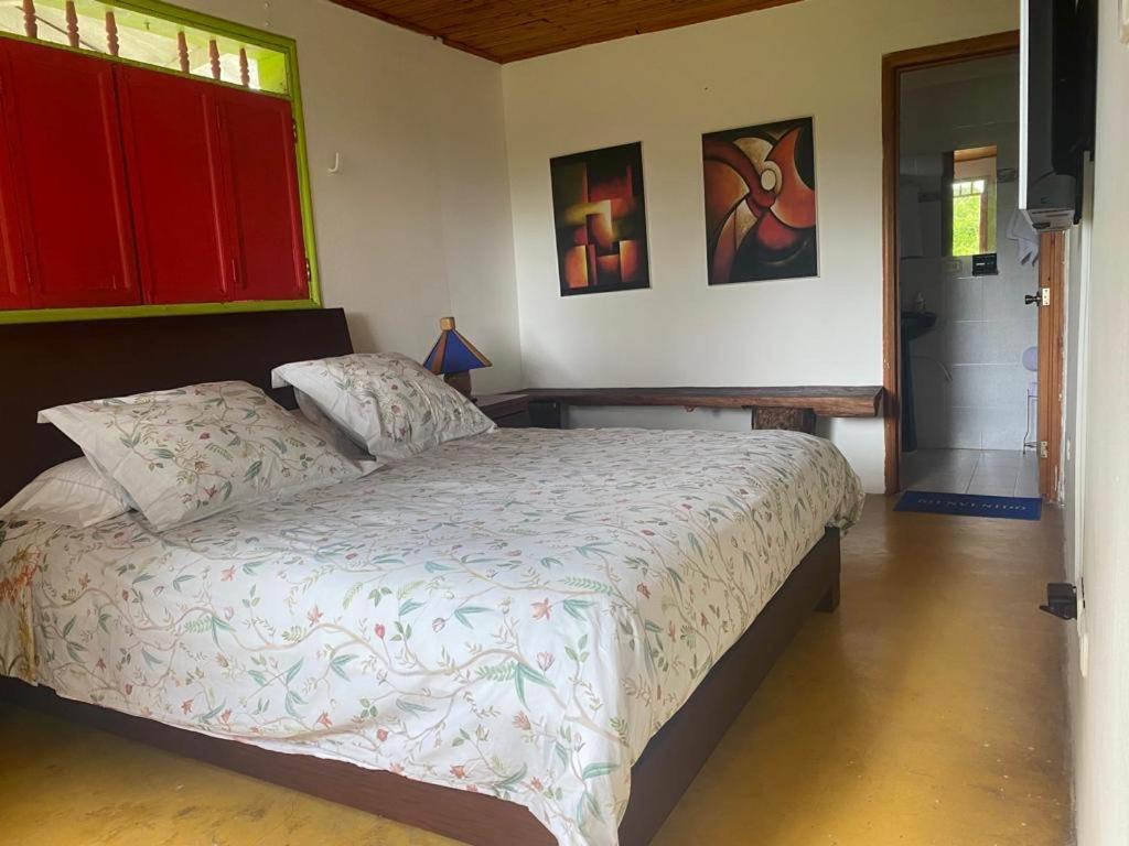 Finca Hotel El Laurel - Parque Del Cafe モンテネグロ エクステリア 写真